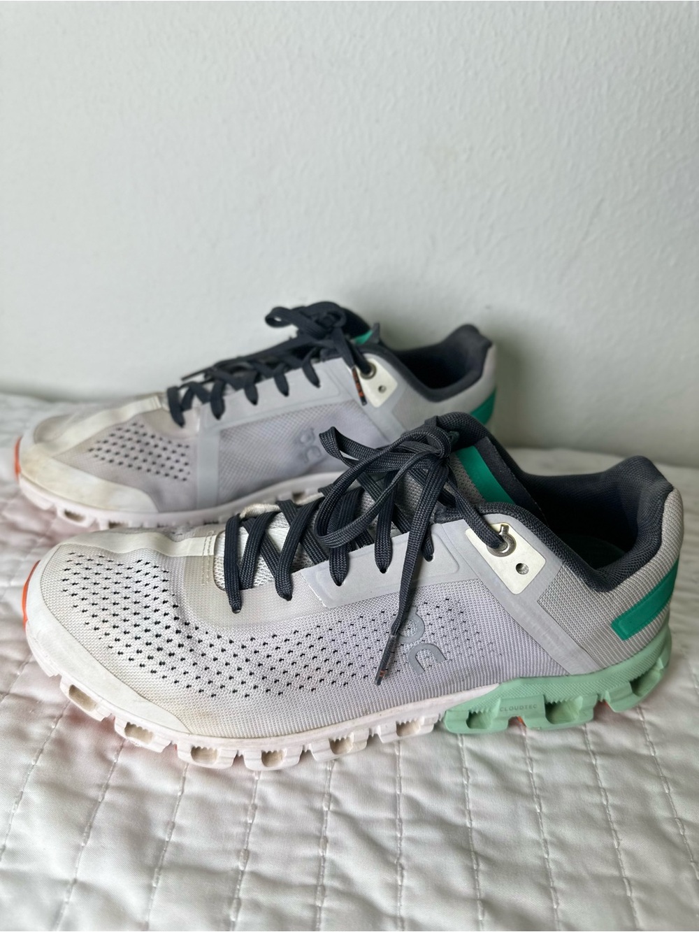On Running Cloud Women’s W8 Sneakers CloudFlow Glacier Creek Light Gray /Teal